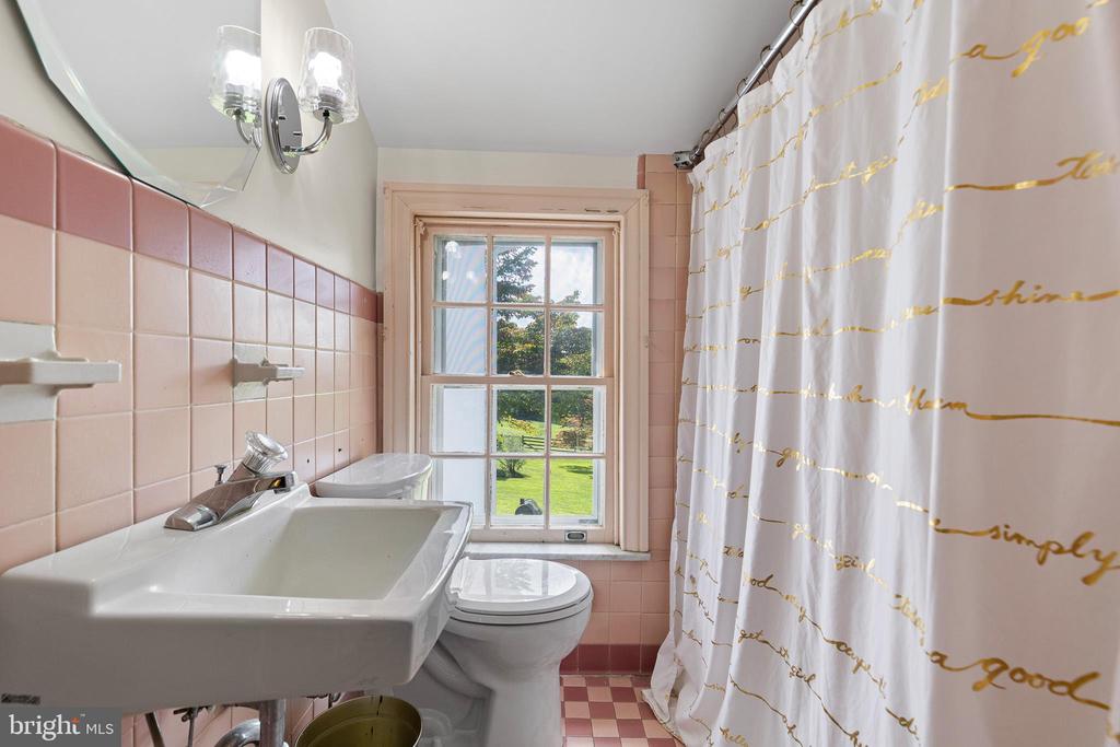 175 CEDAR LANE