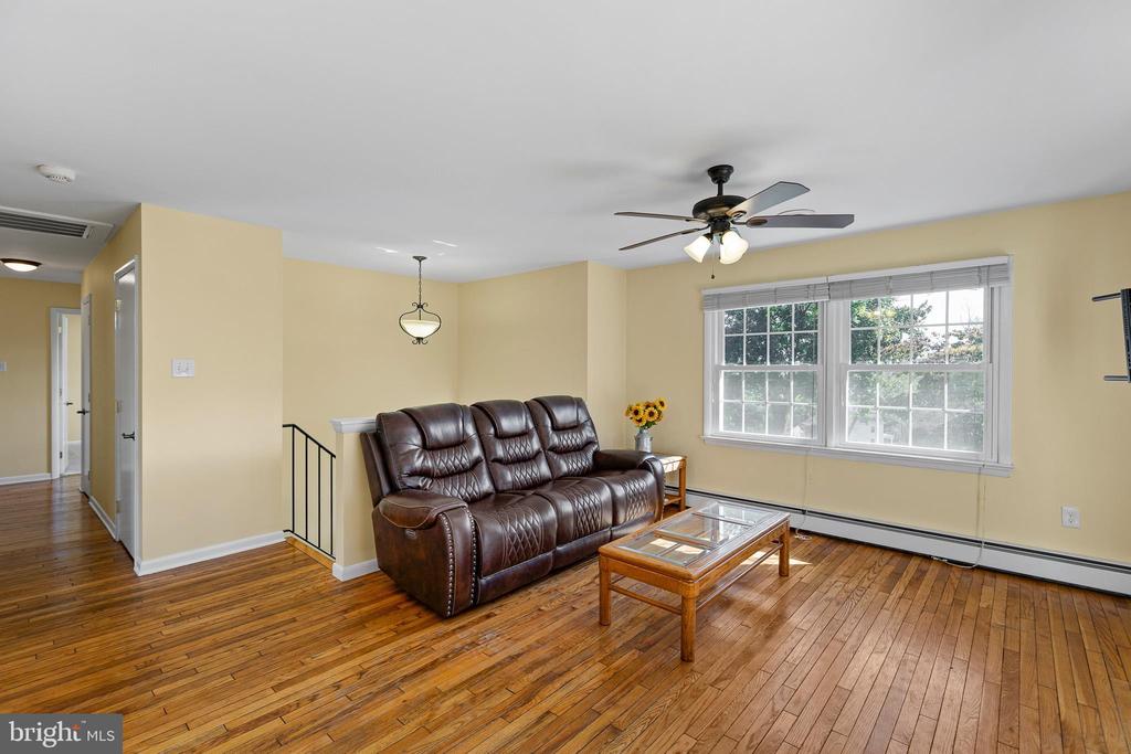 1632 CLEARVIEW DRIVE