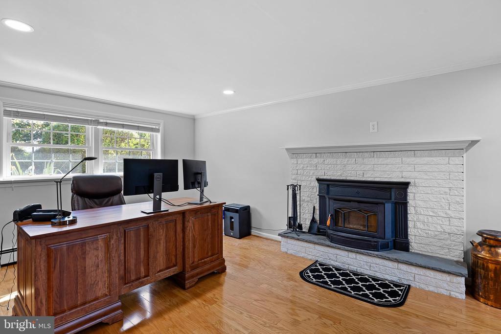 1632 CLEARVIEW DRIVE