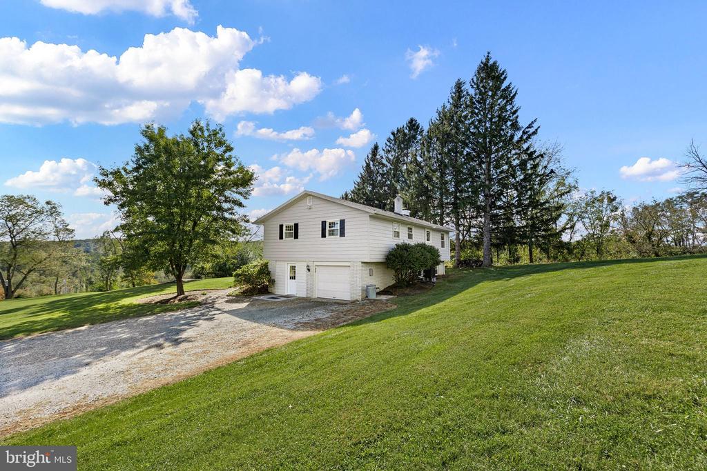 1632 CLEARVIEW DRIVE