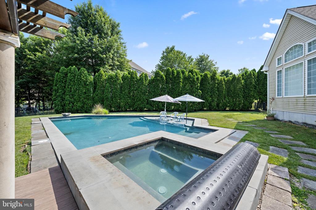 1130 Darczuk Dr