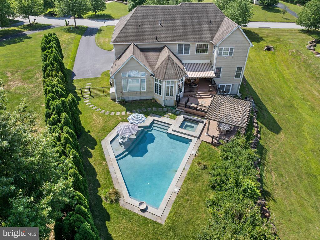 1130 Darczuk Dr
