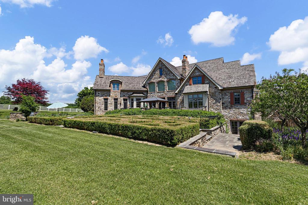 1274 OAKWOOD ROAD