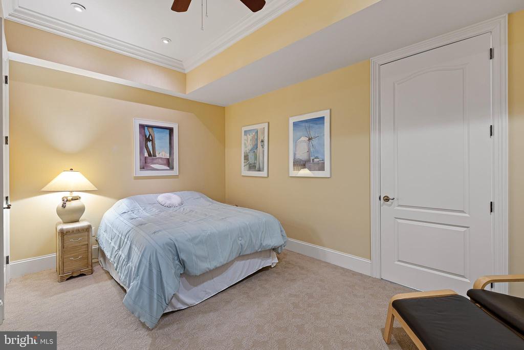 1274 OAKWOOD ROAD
