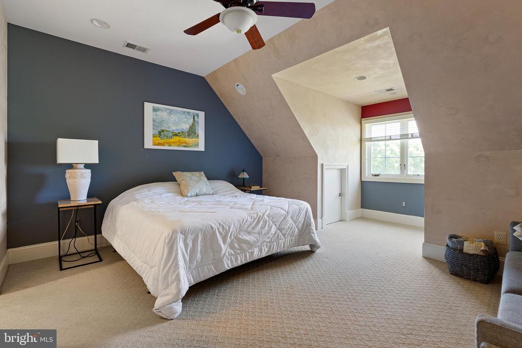 1274 OAKWOOD ROAD