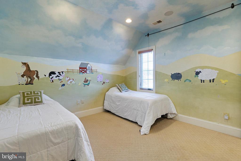 1274 OAKWOOD ROAD