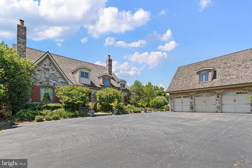 1274 OAKWOOD ROAD