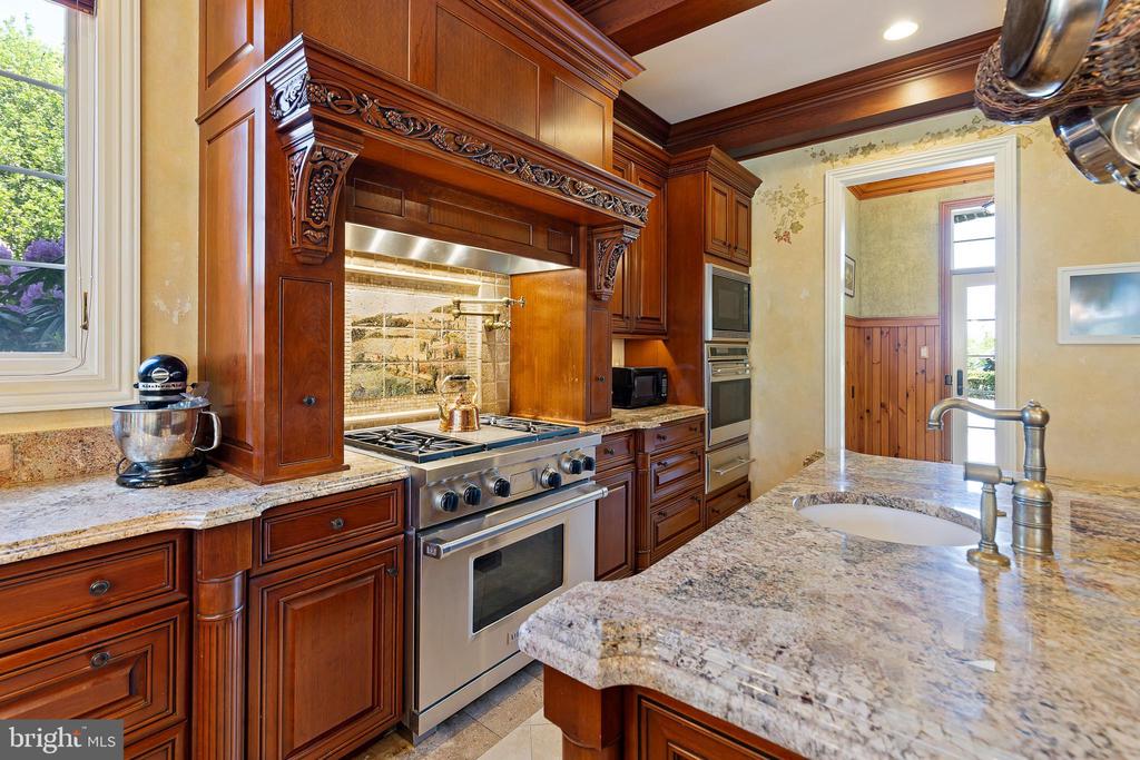 1274 OAKWOOD ROAD