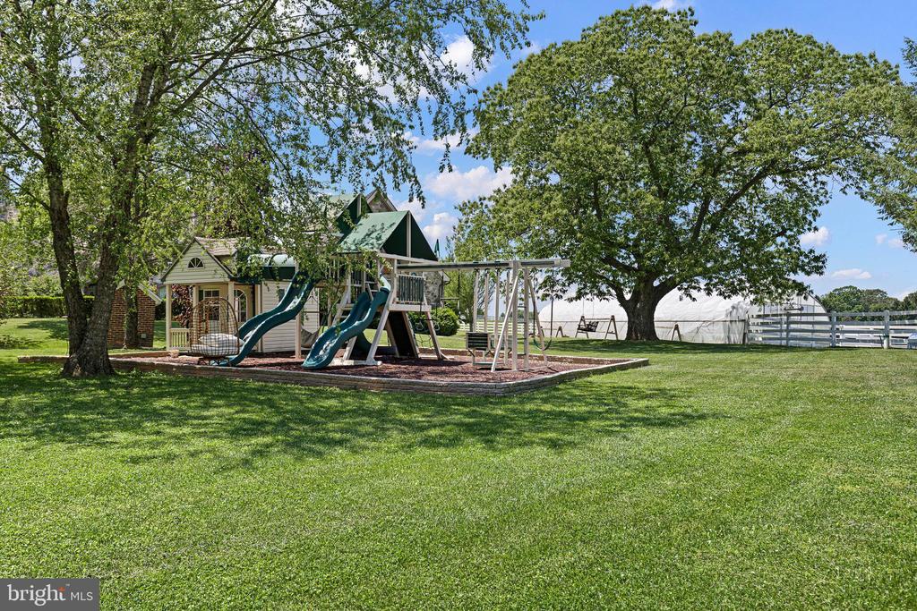 1274 OAKWOOD ROAD