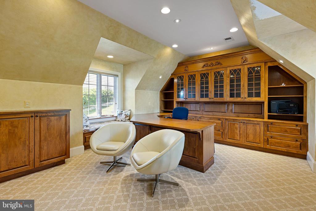 1274 OAKWOOD ROAD