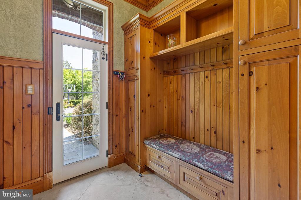 1274 OAKWOOD ROAD