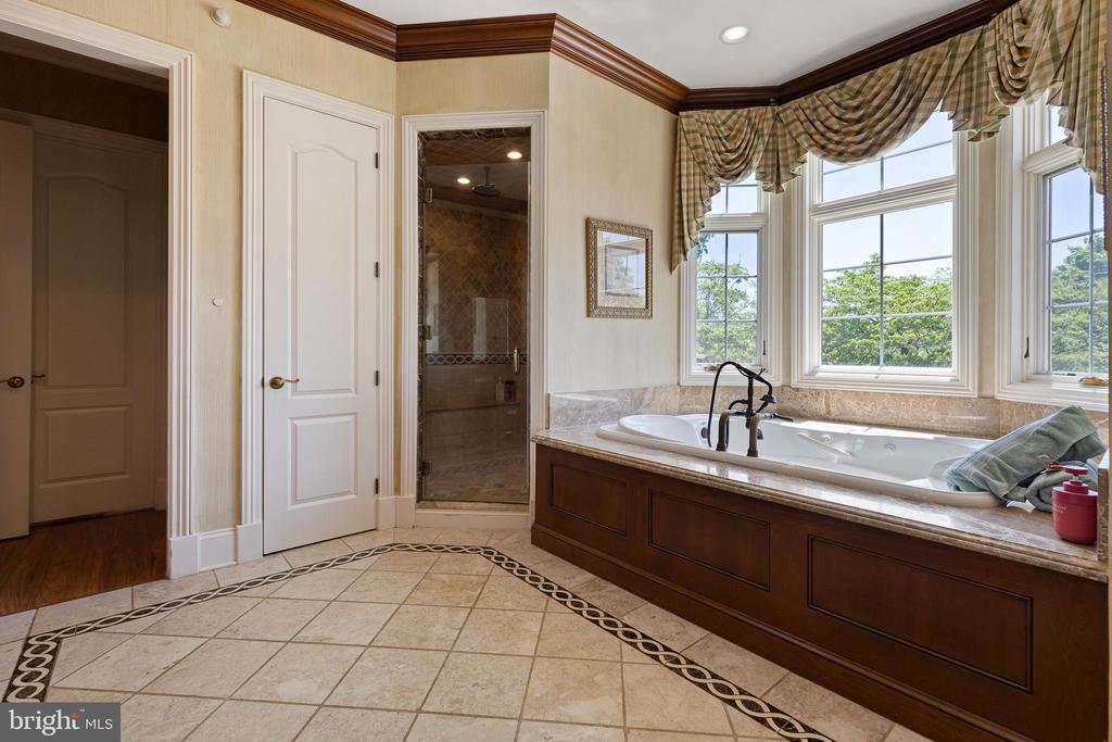 1274 OAKWOOD ROAD