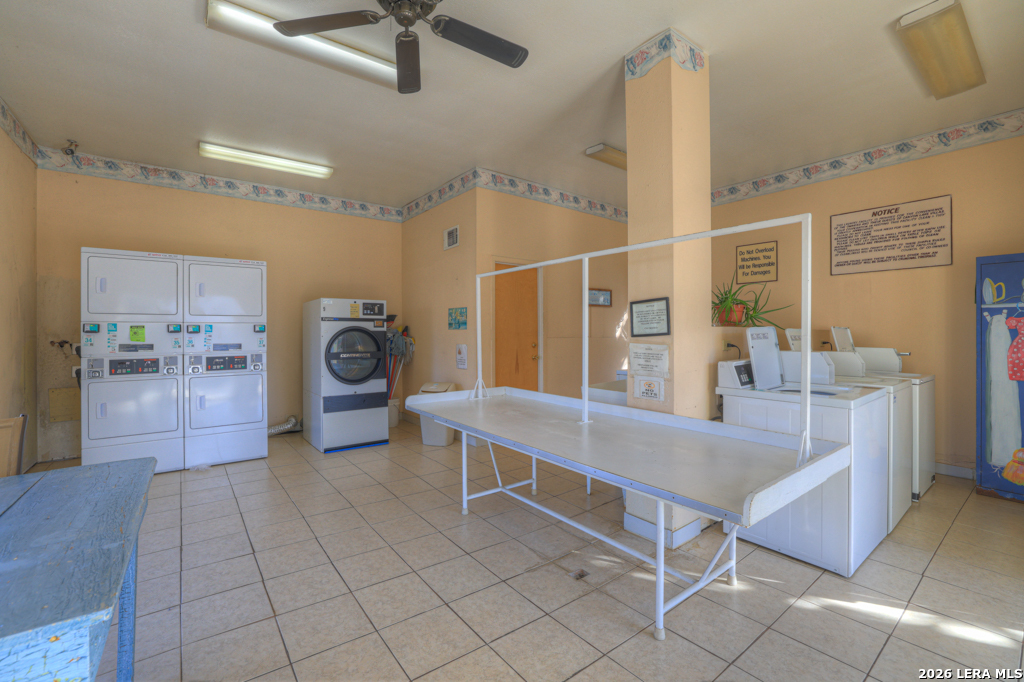 1033 Parkview APT G41