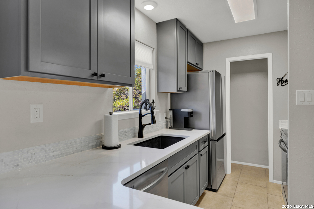 1033 Parkview APT G41
