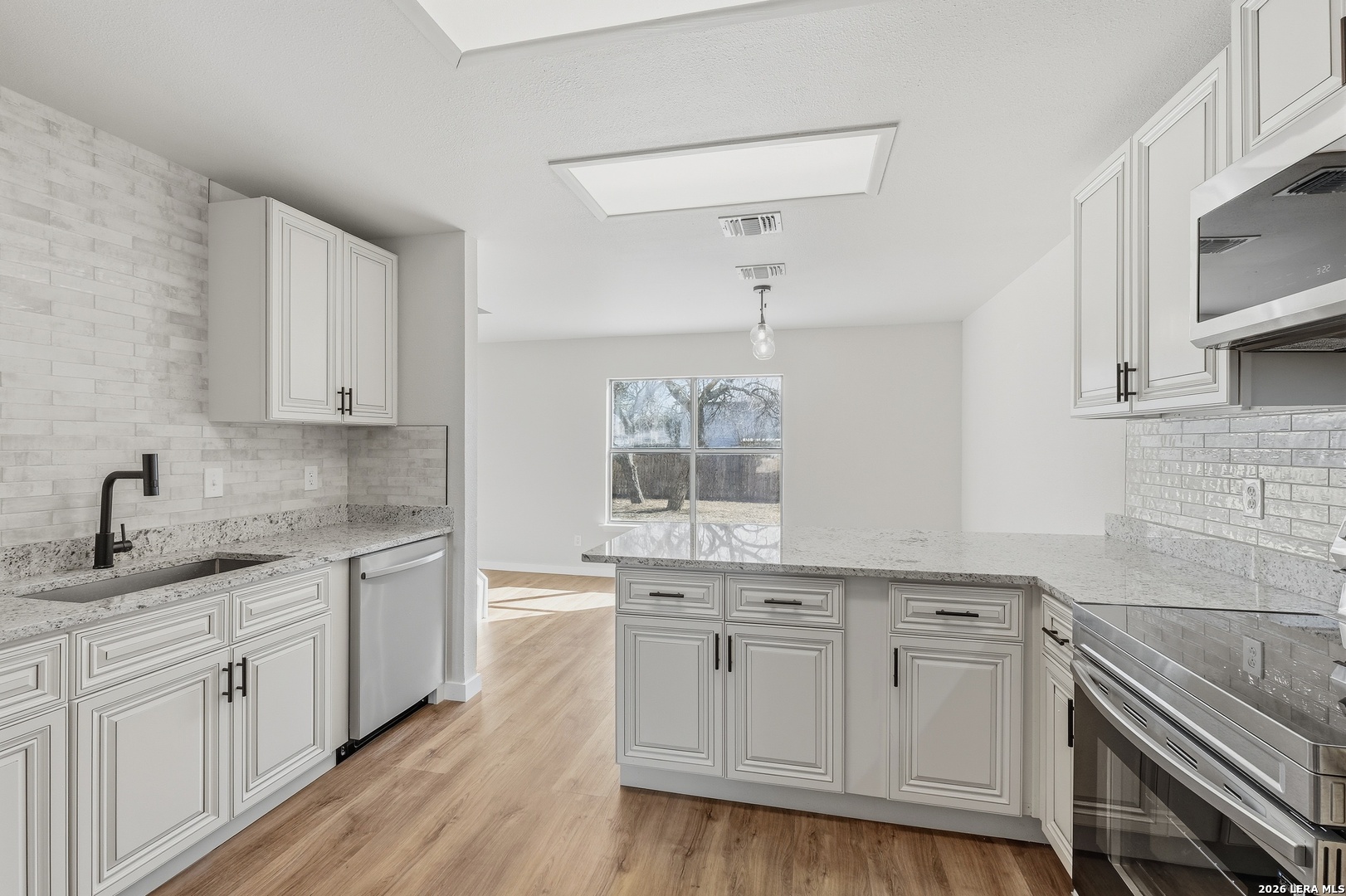 8010 Coral Meadow