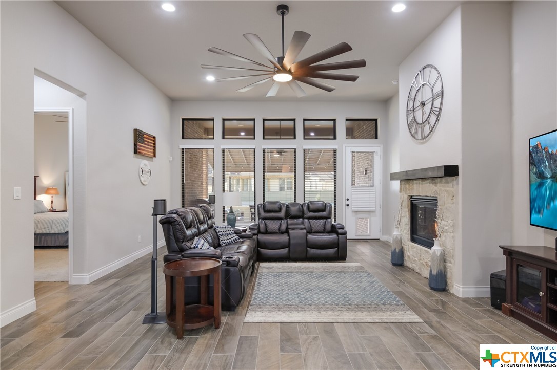 1161 Waddie Way