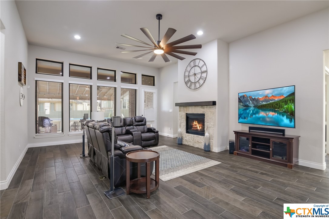 1161 Waddie Way