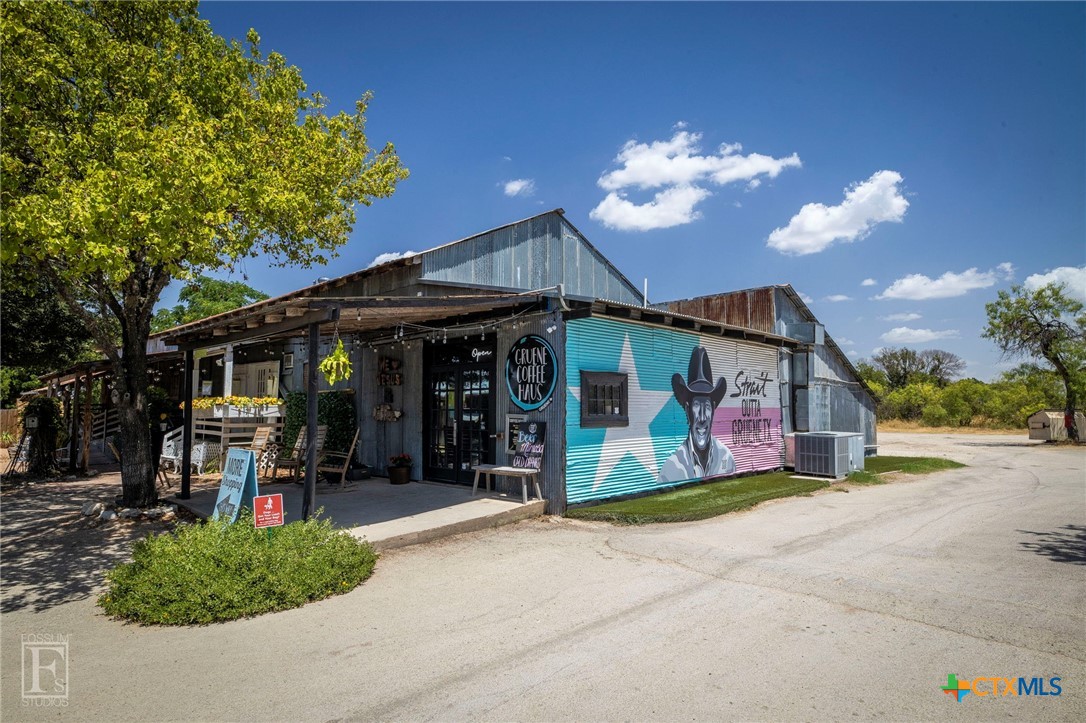 1237 Rapids Road