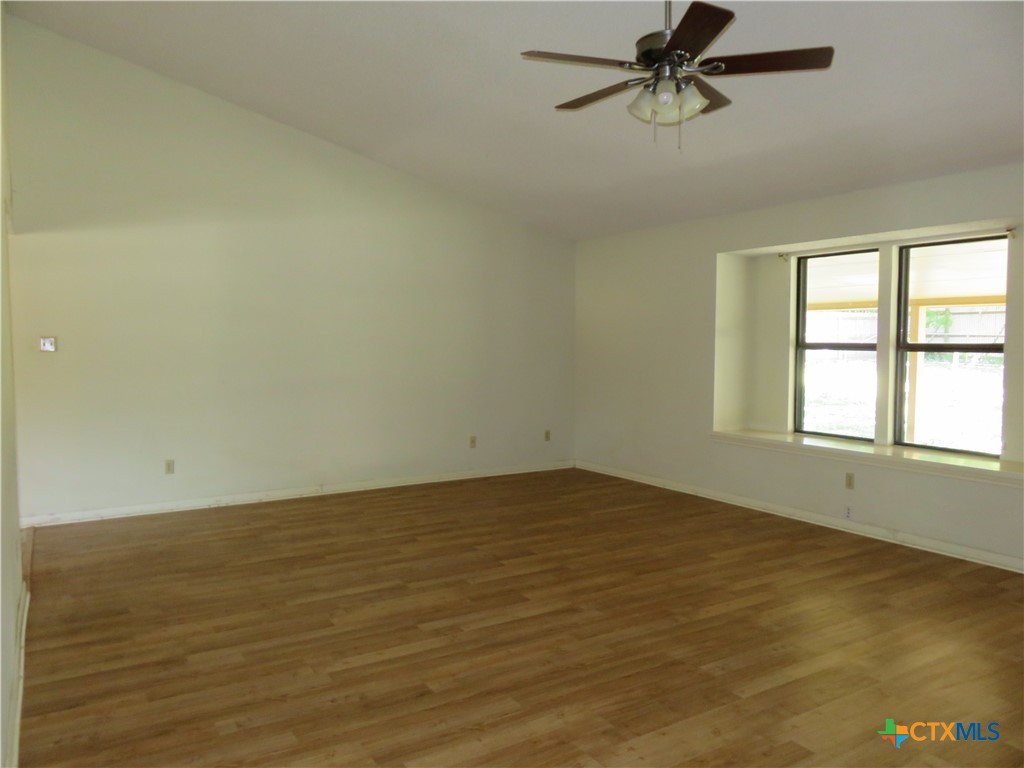 1237 Rapids Road