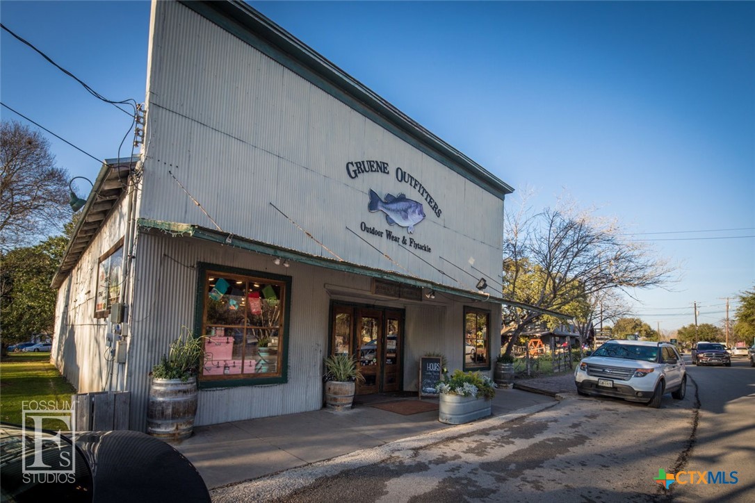 1237 Rapids Road