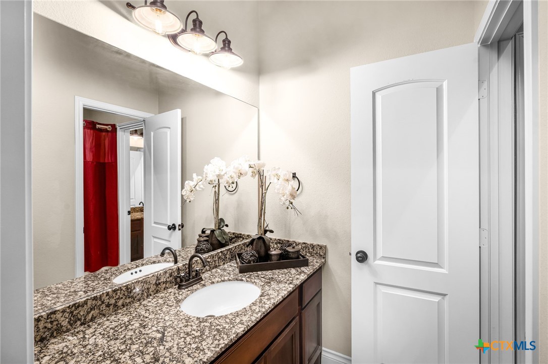 2351 Oak Crossing