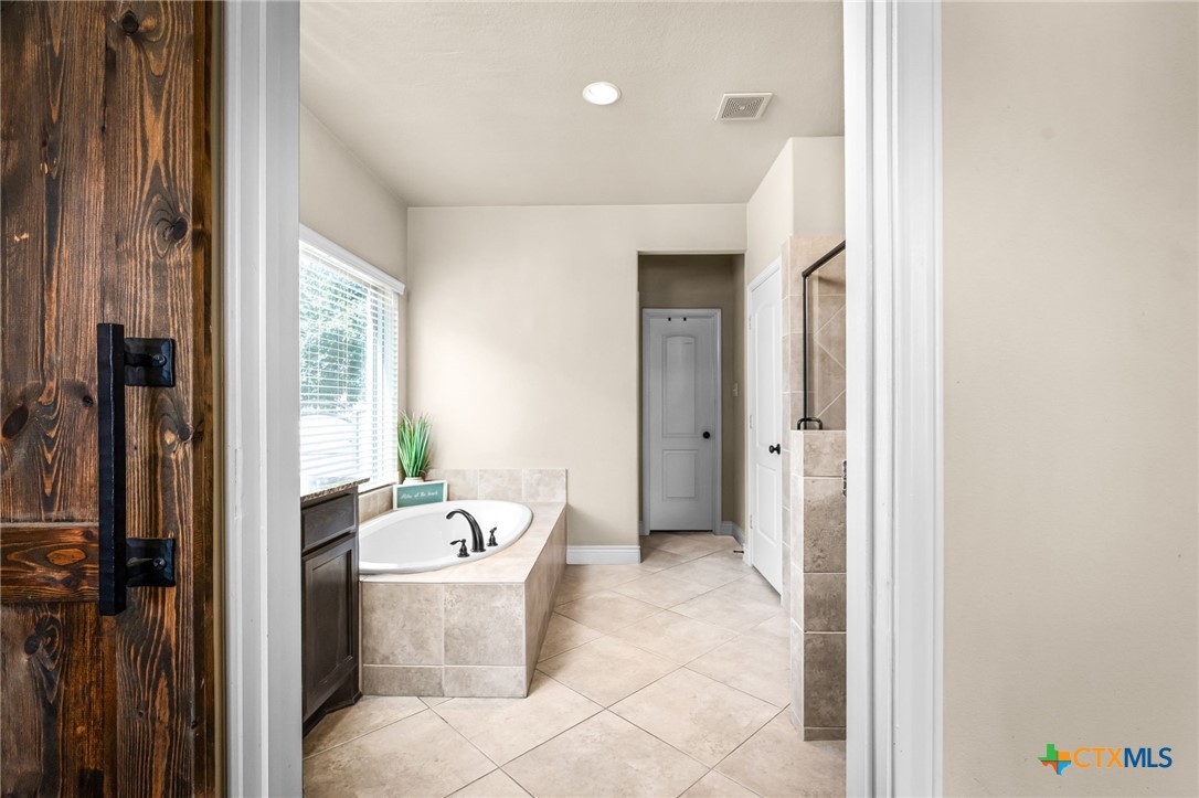 2351 Oak Crossing