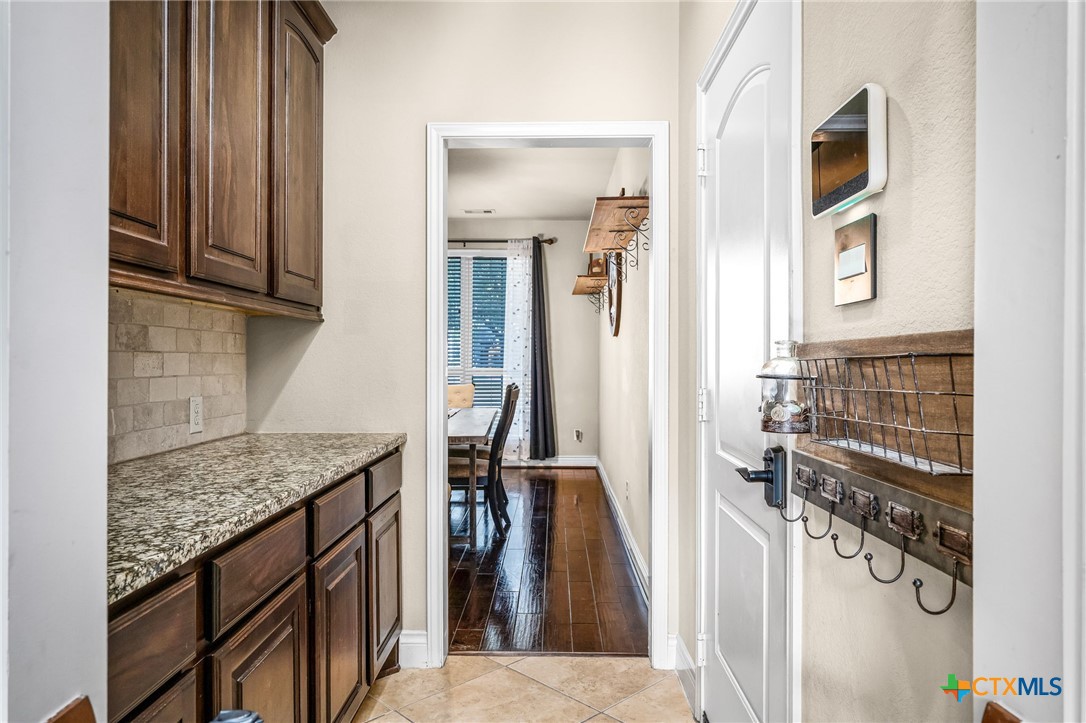 2351 Oak Crossing