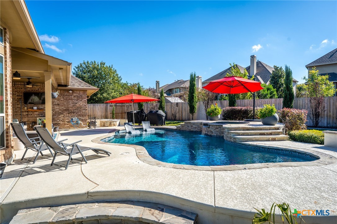 2351 Oak Crossing