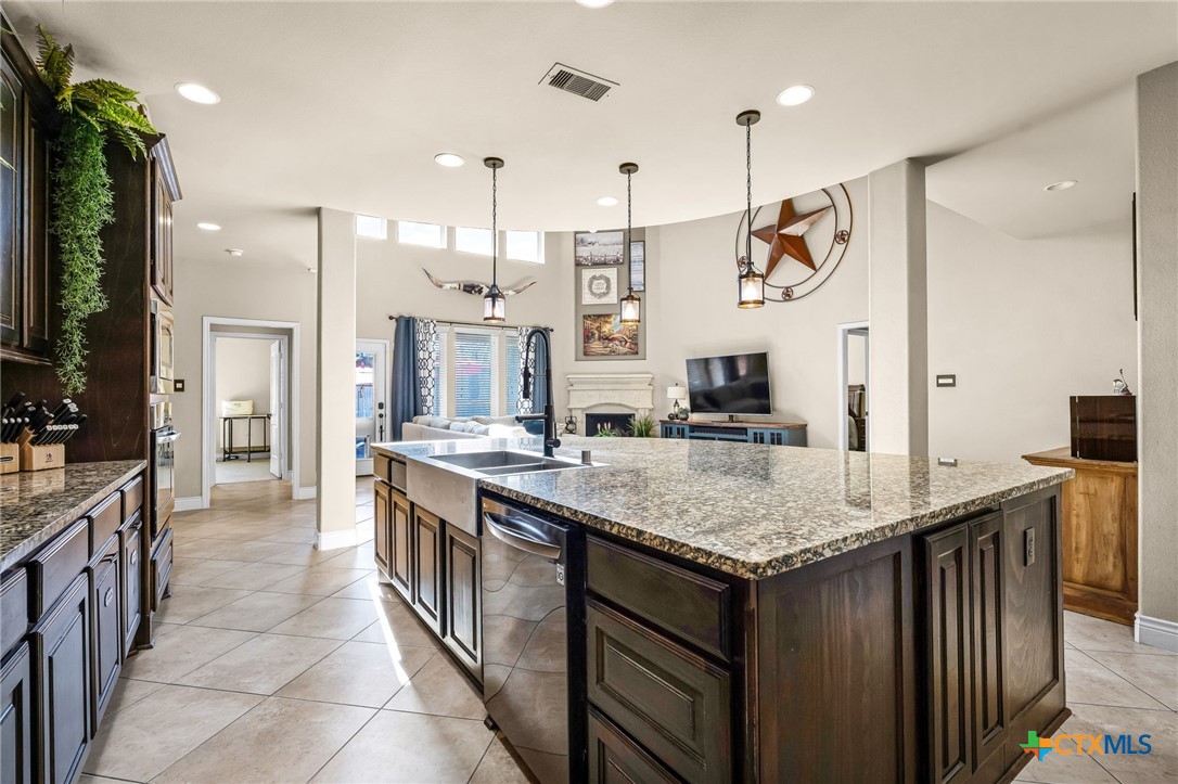 2351 Oak Crossing