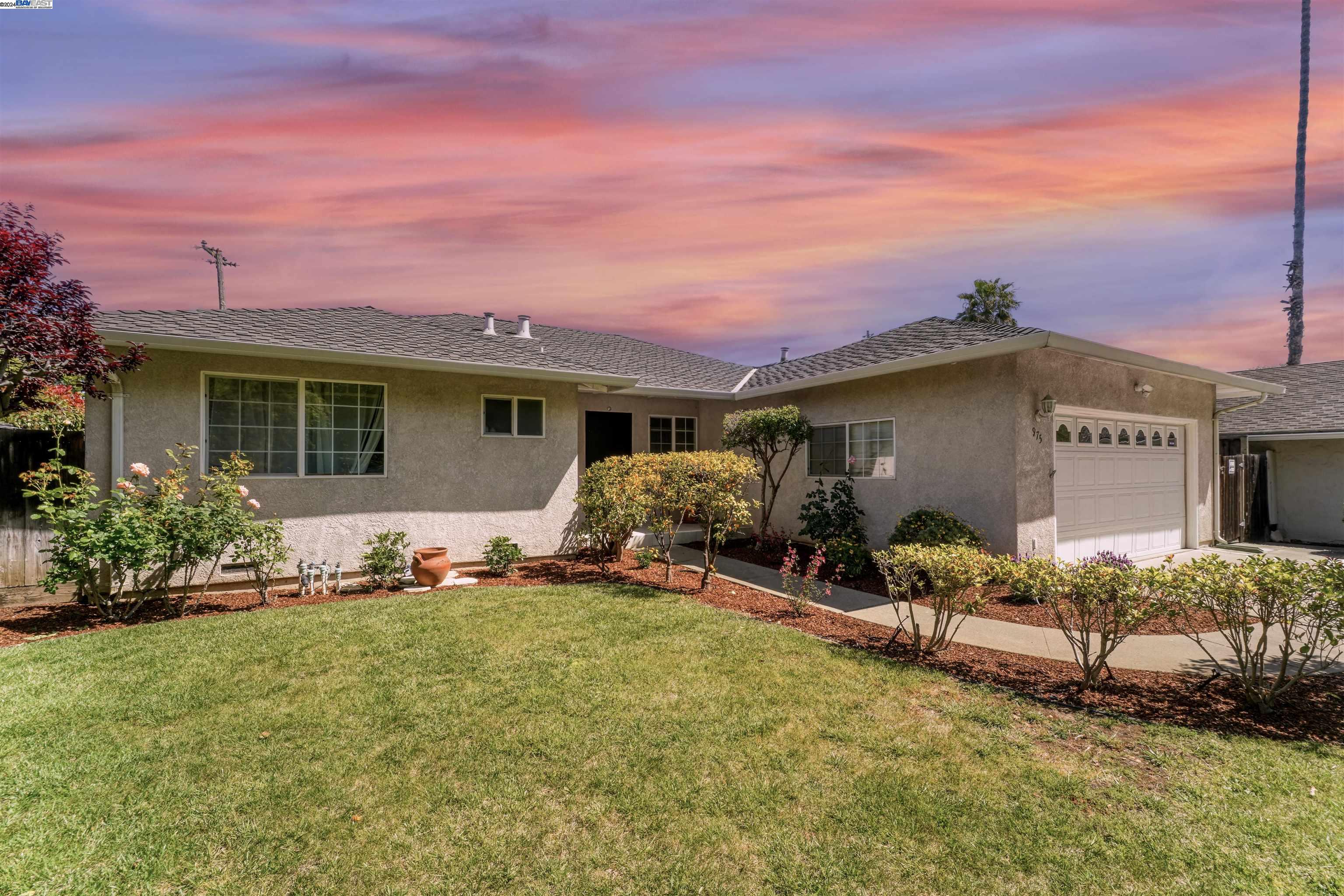 975 E Homestead Rd