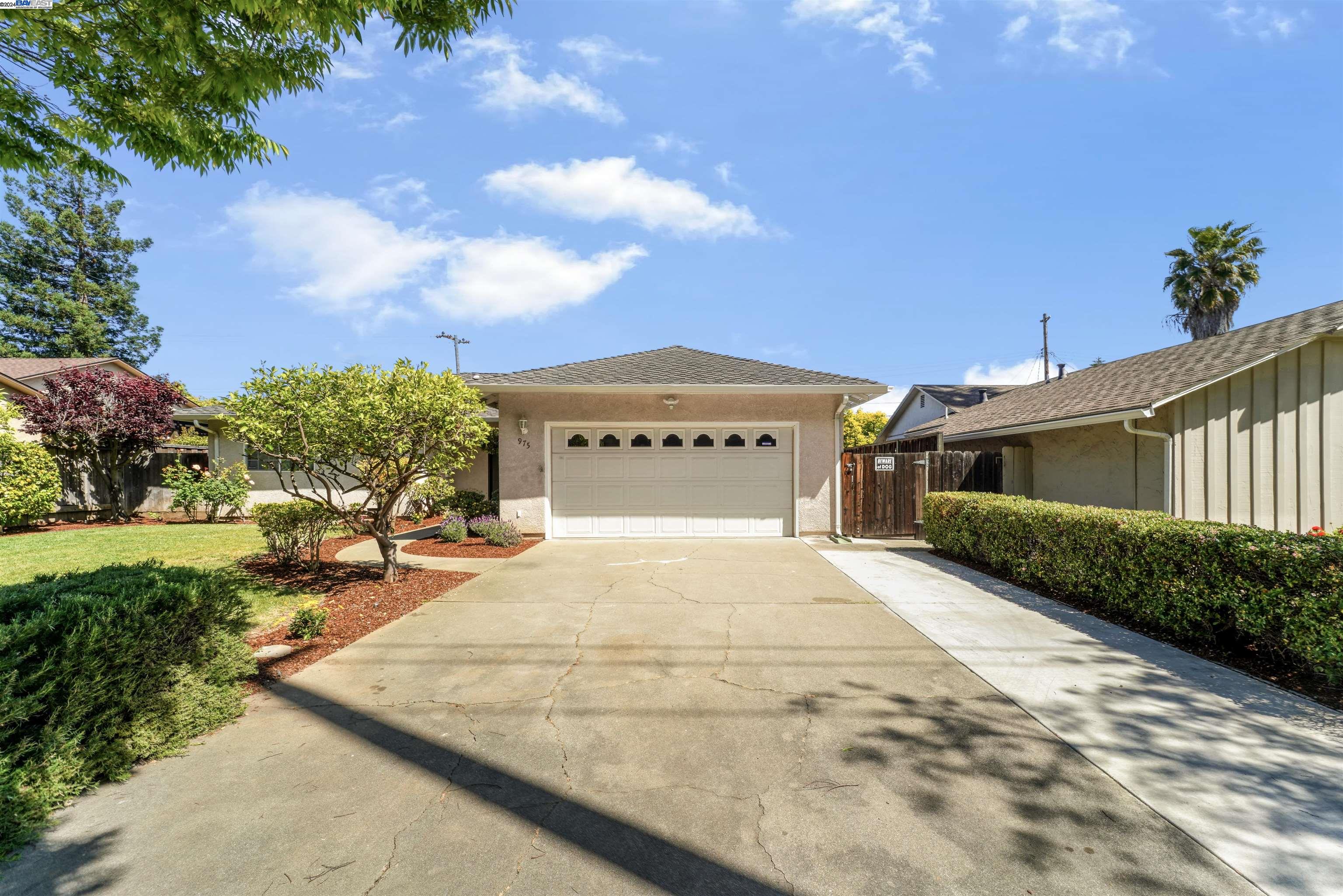 975 E Homestead Rd