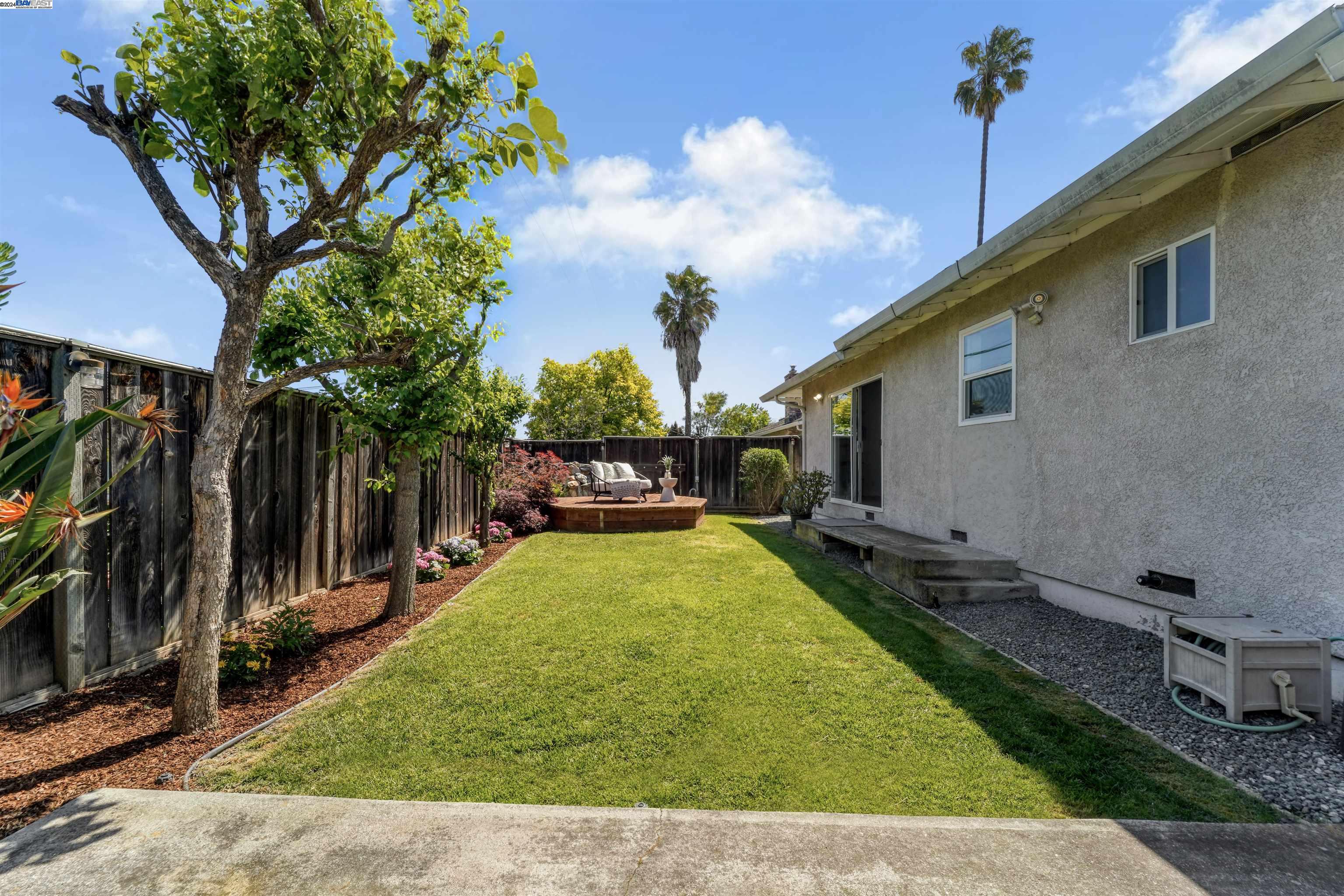 975 E Homestead Rd
