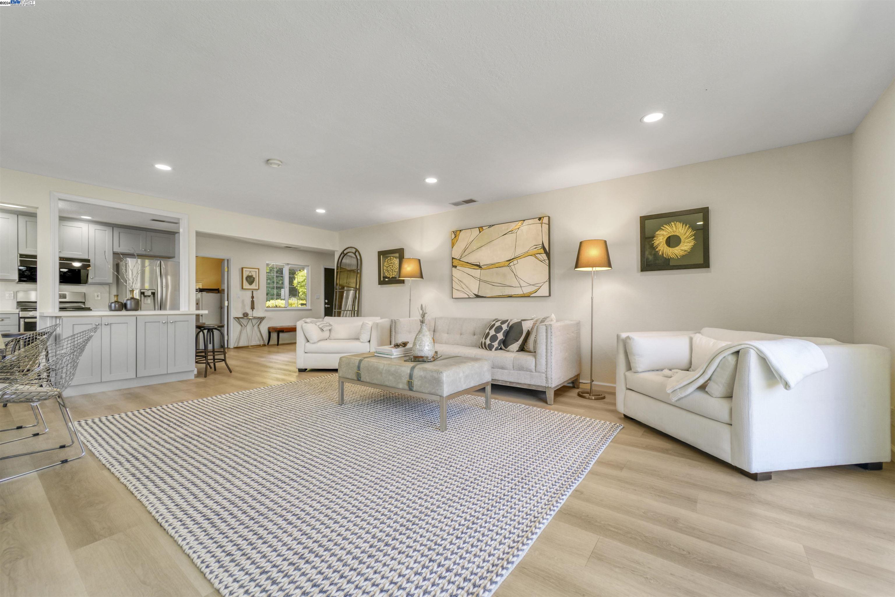 975 E Homestead Rd