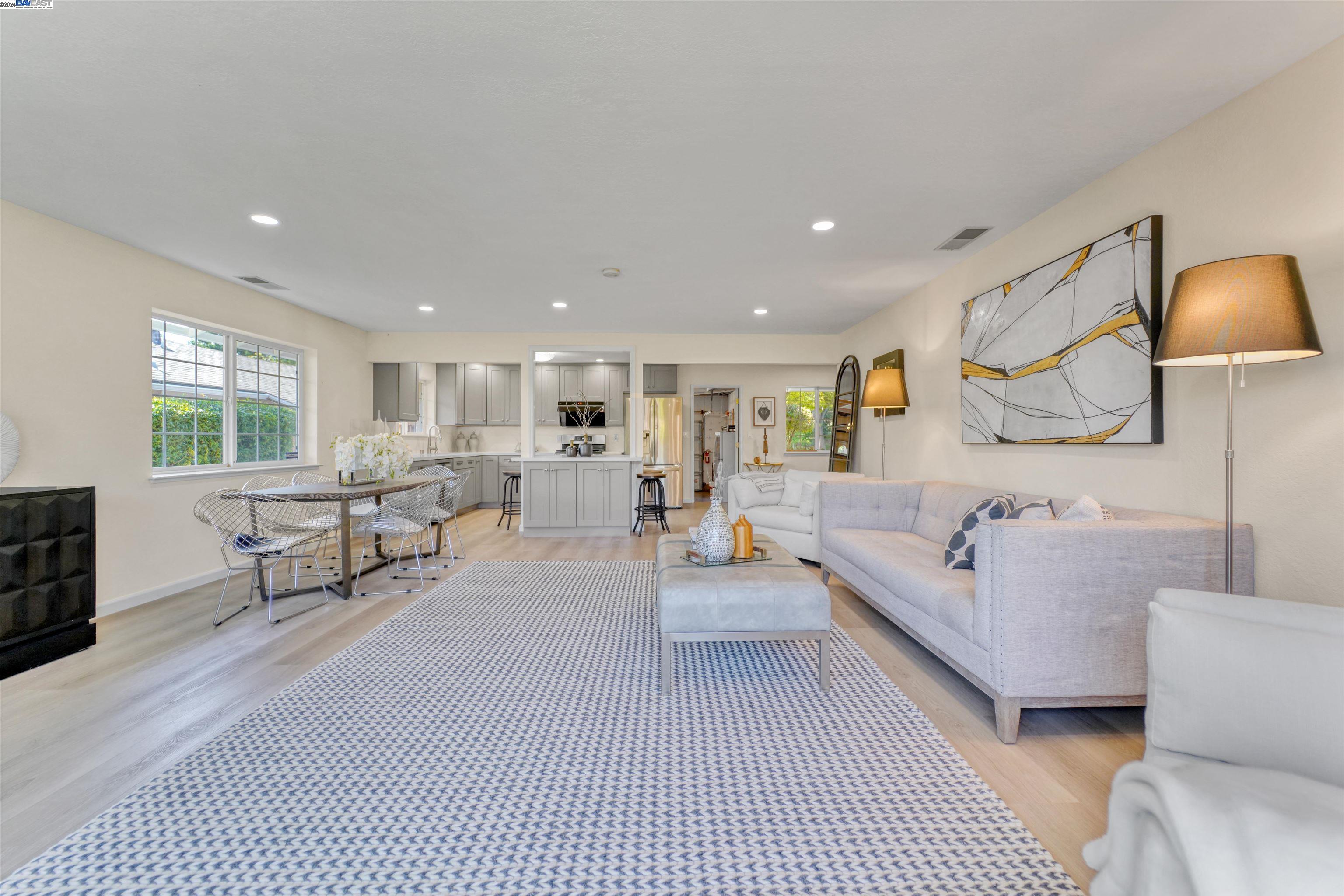 975 E Homestead Rd