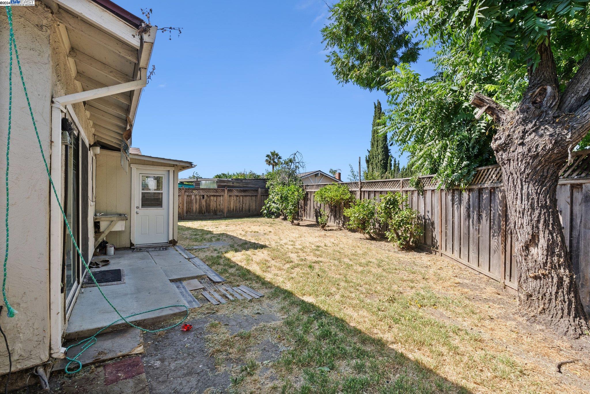775 Diana Ln