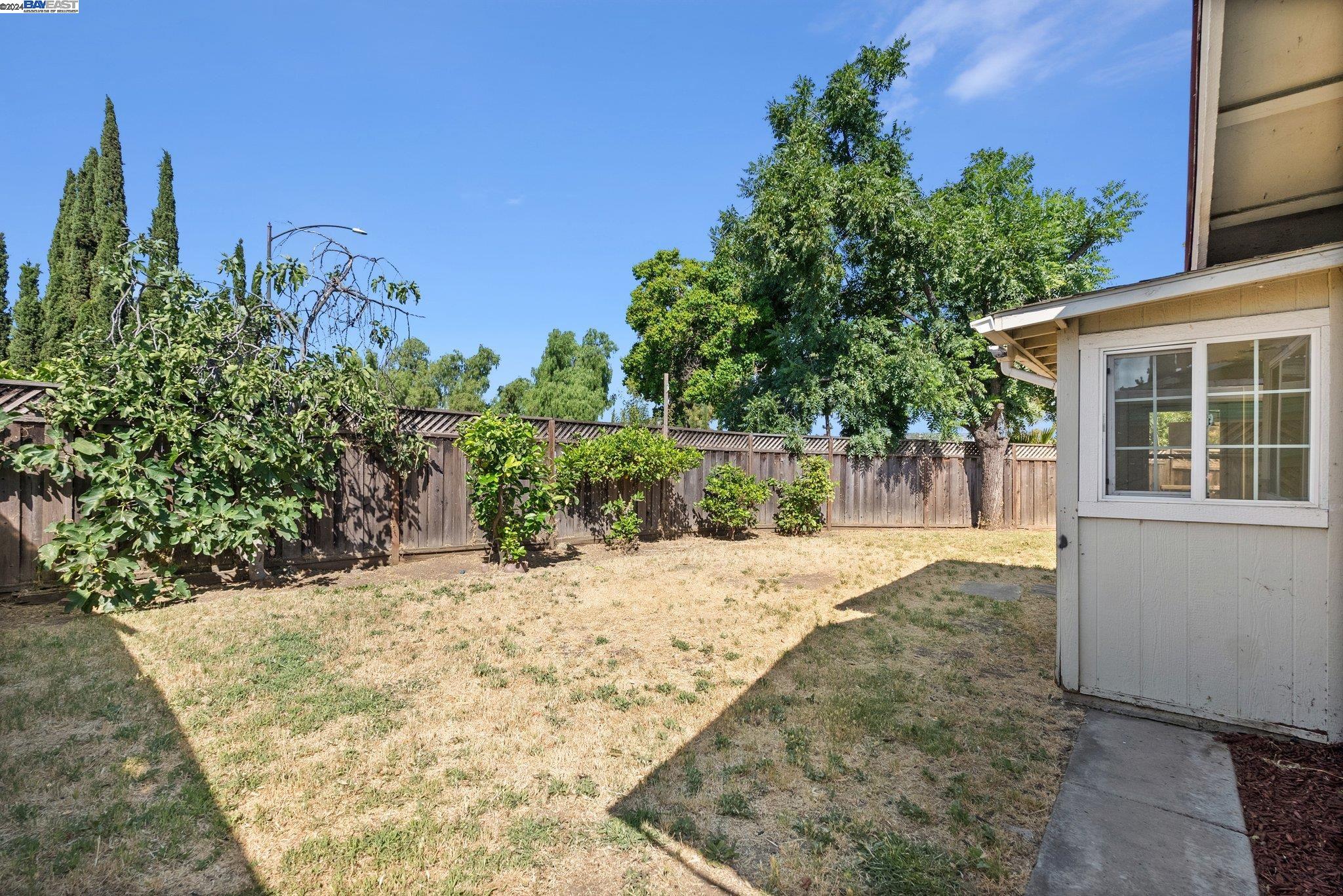 775 Diana Ln