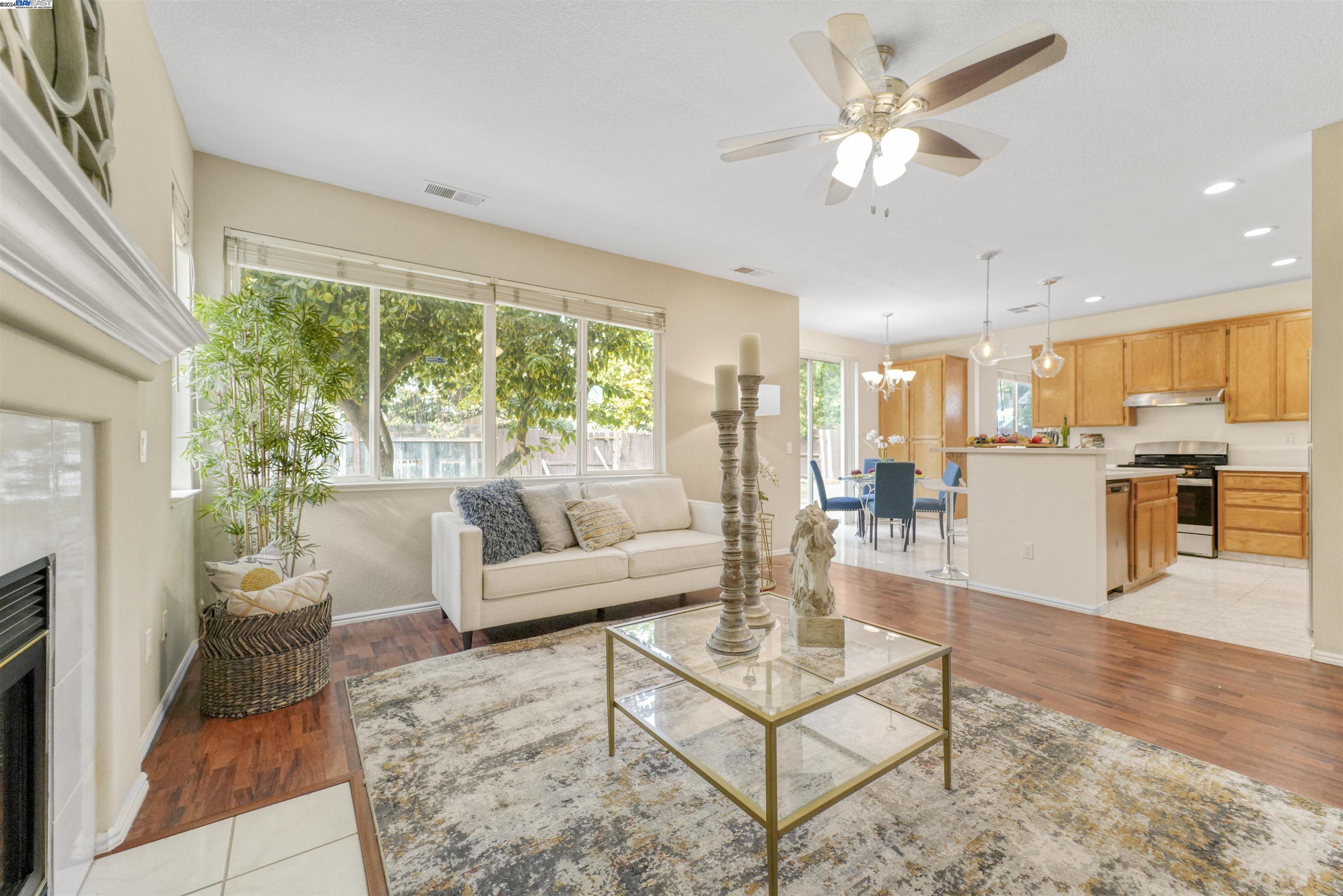 1829 Foothill Vista Dr