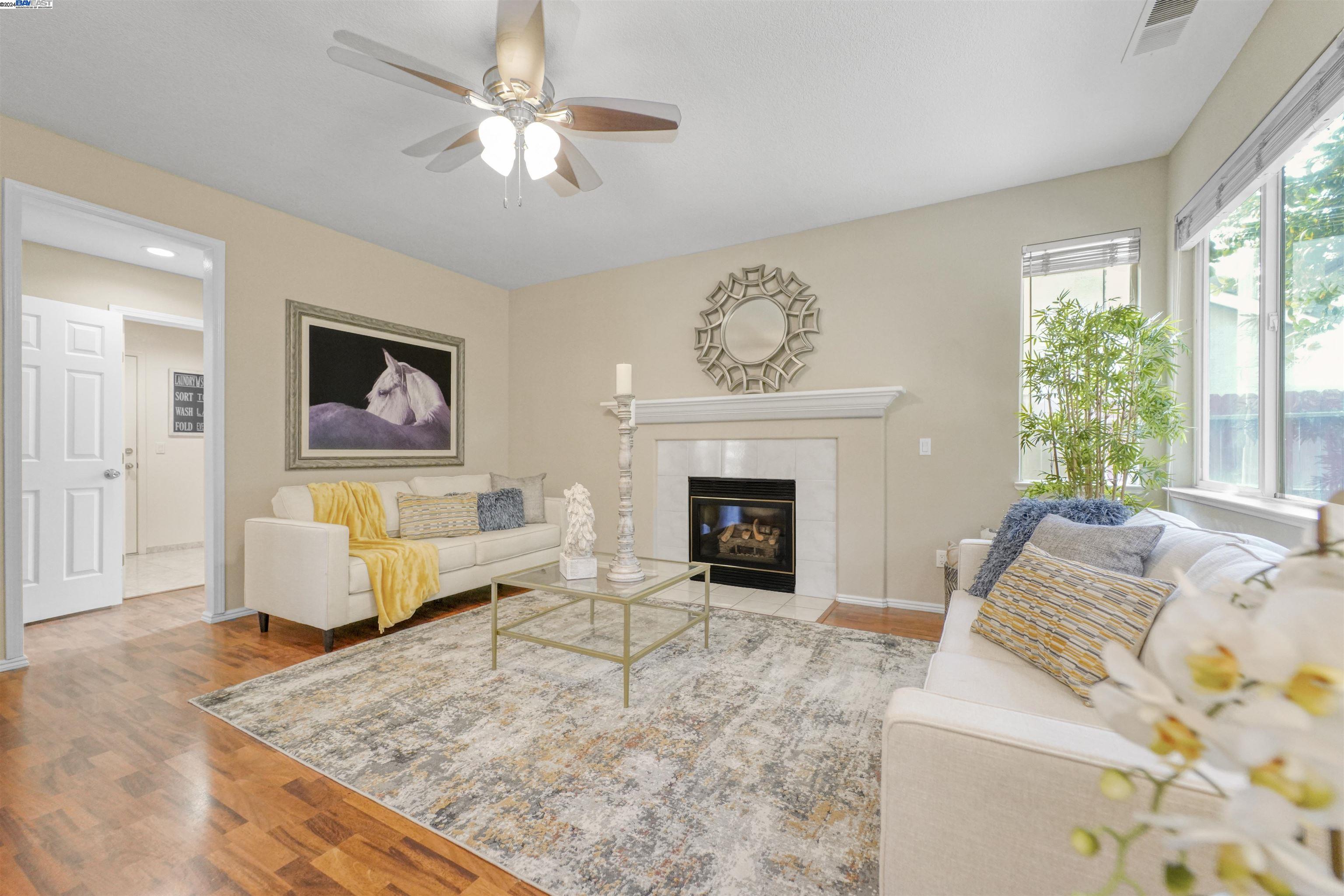 1829 Foothill Vista Dr