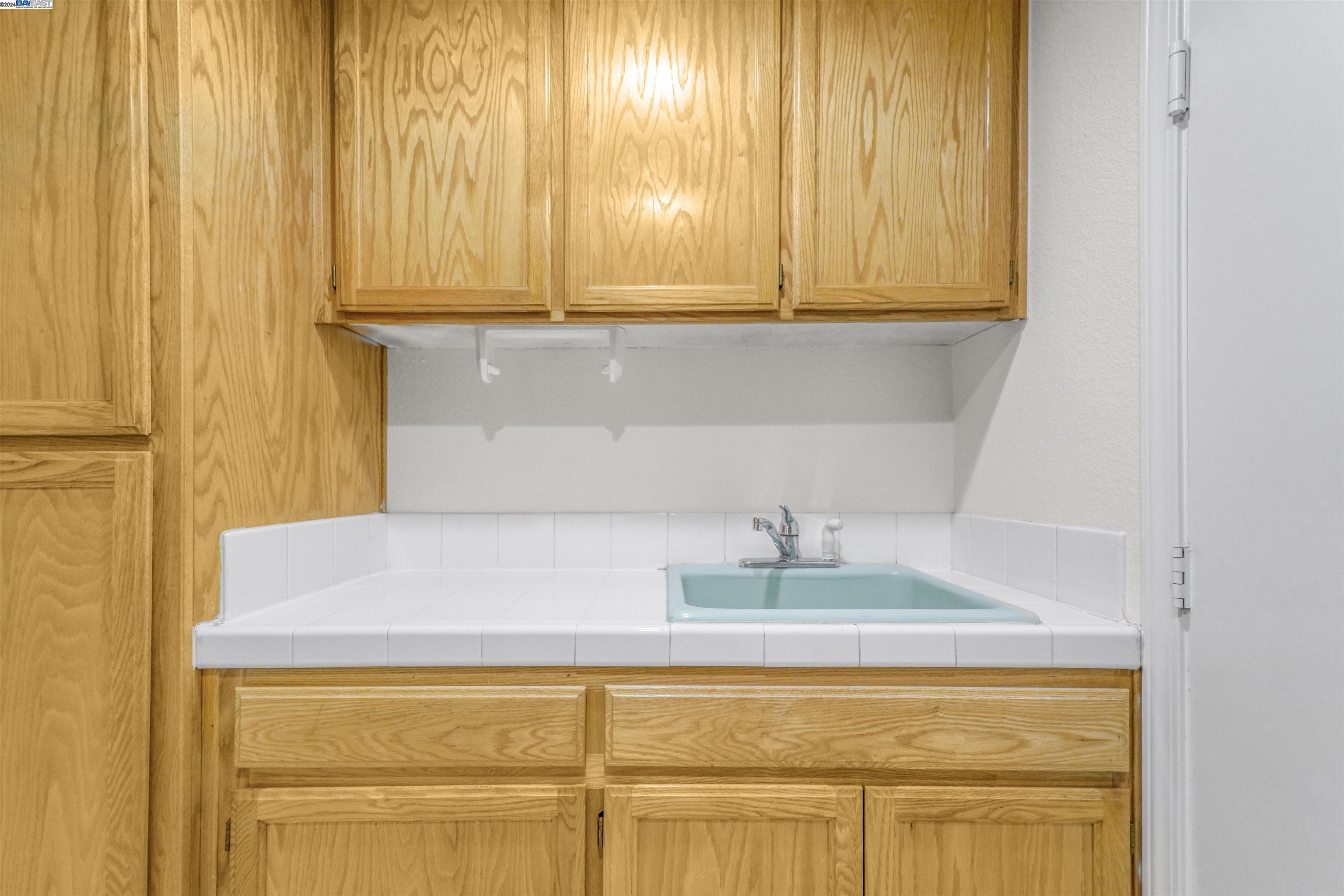 1829 Foothill Vista Dr