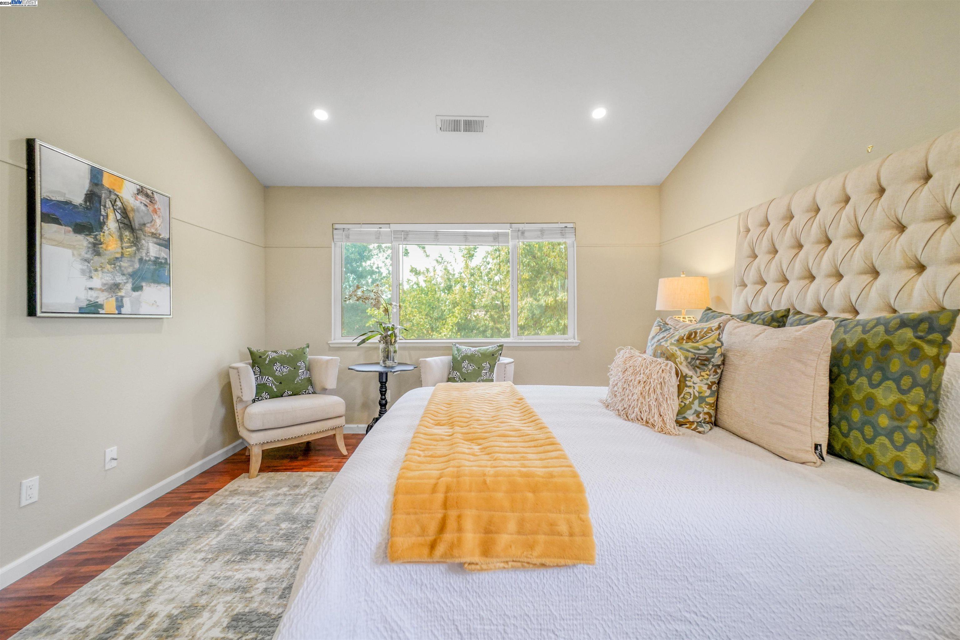 1829 Foothill Vista Dr