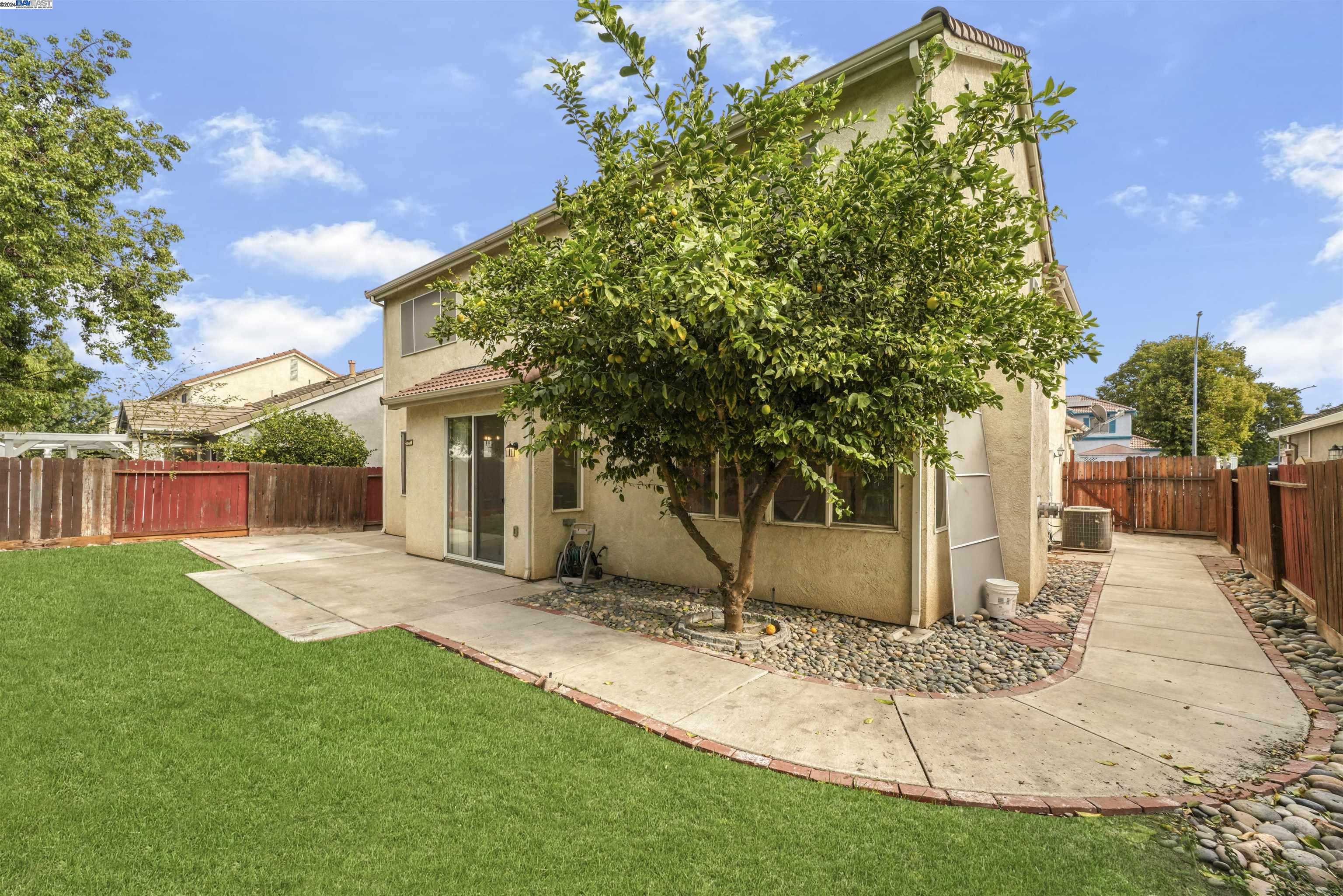 1829 Foothill Vista Dr