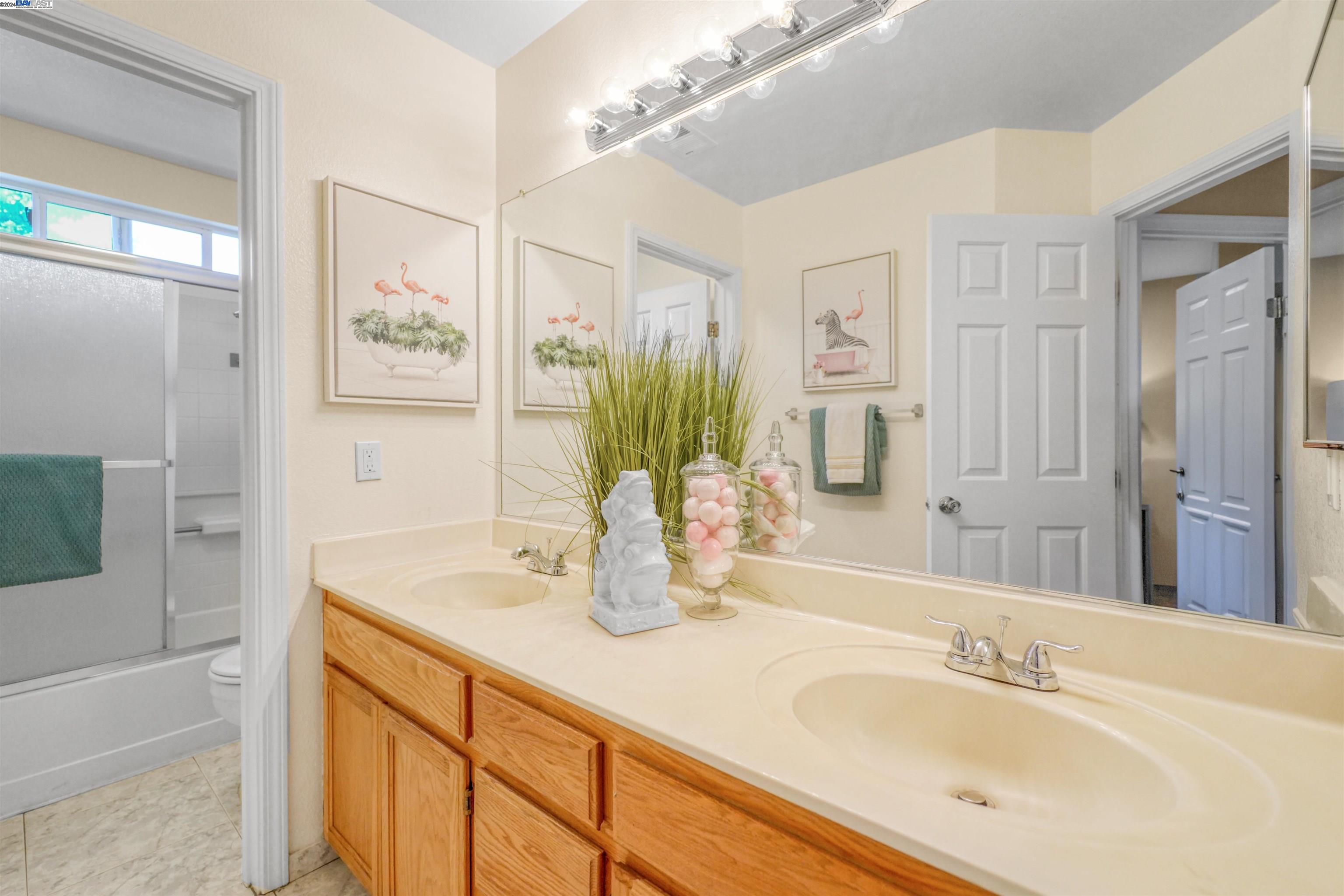 1829 Foothill Vista Dr