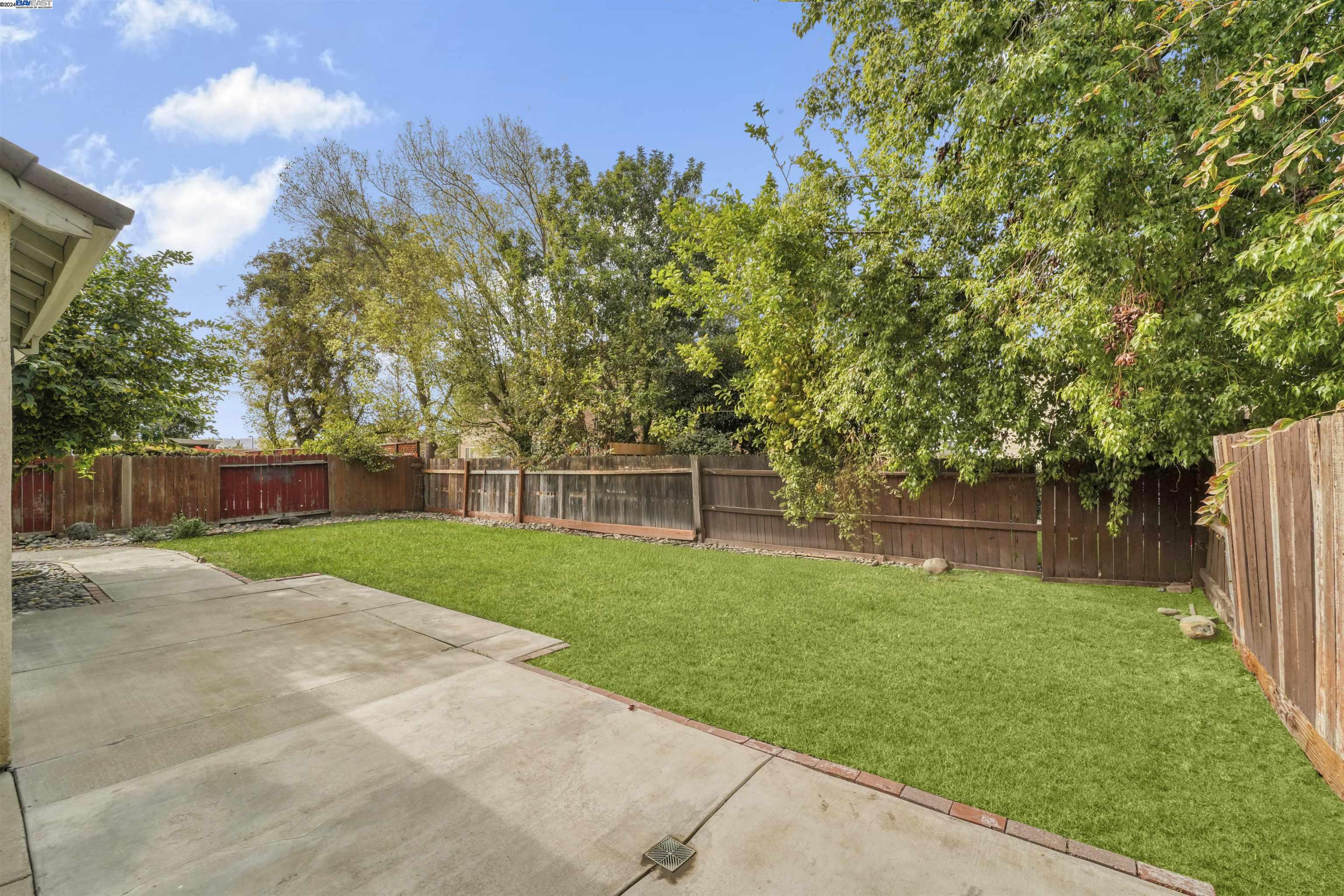 1829 Foothill Vista Dr