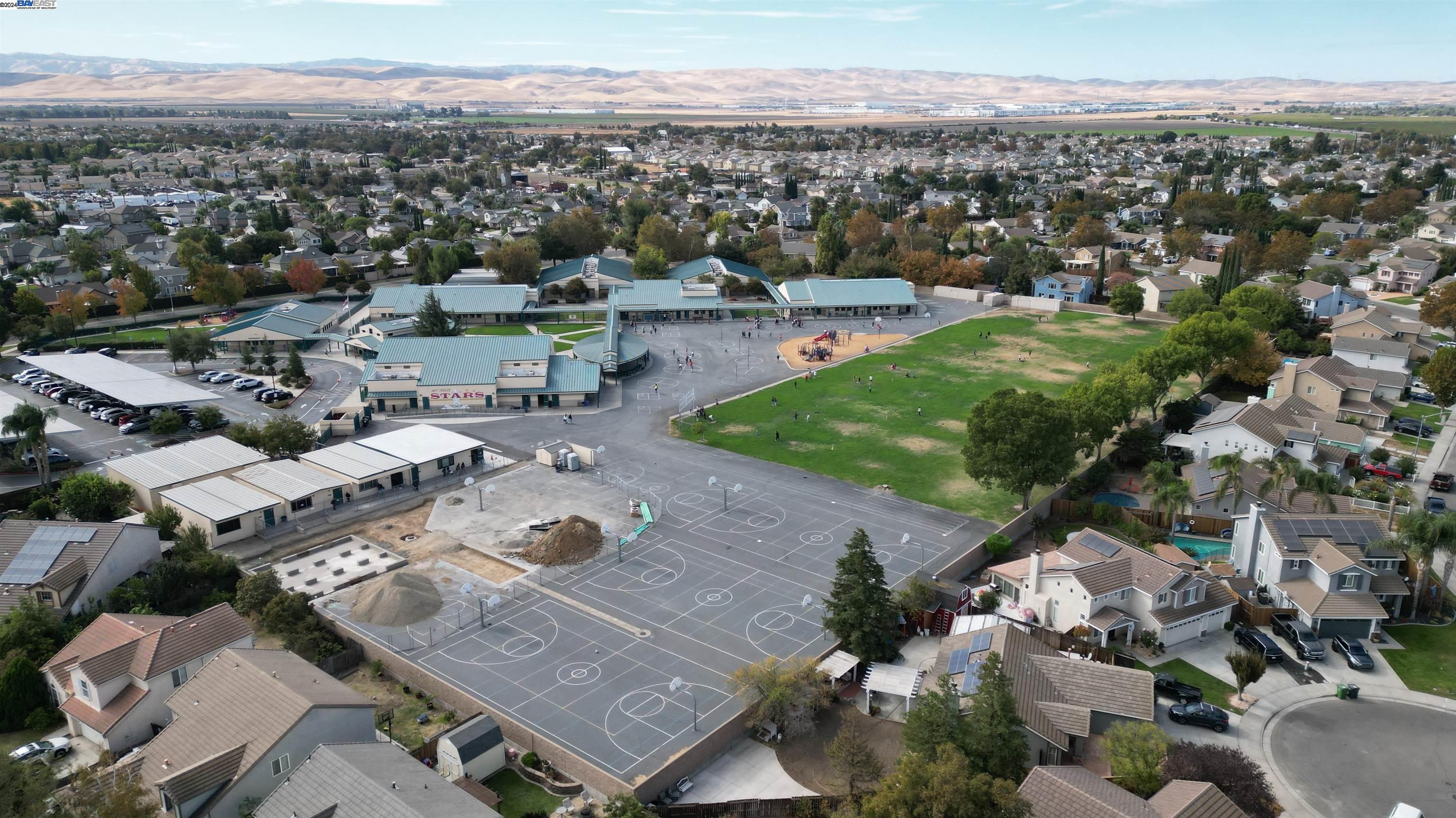 1829 Foothill Vista Dr