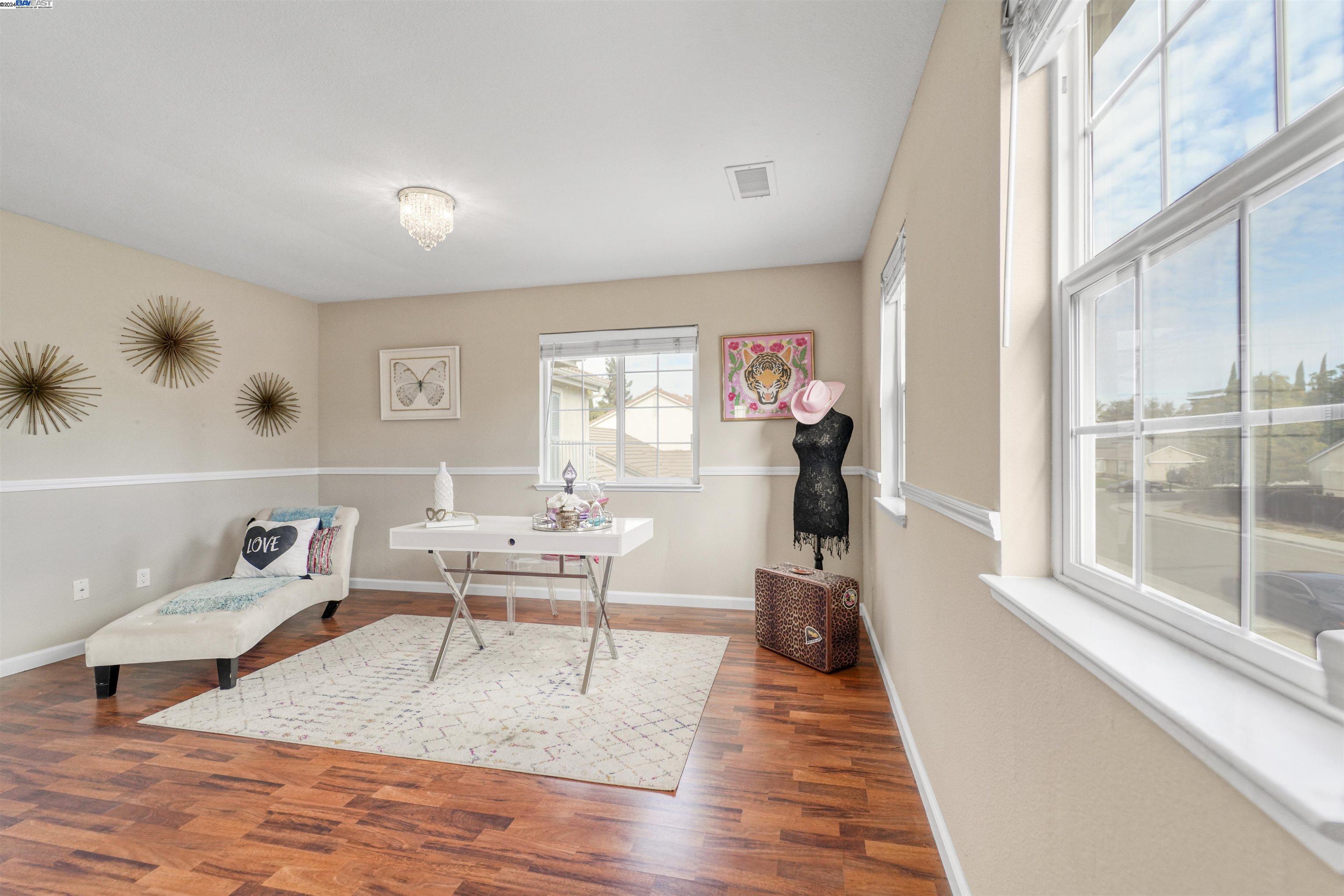 1829 Foothill Vista Dr