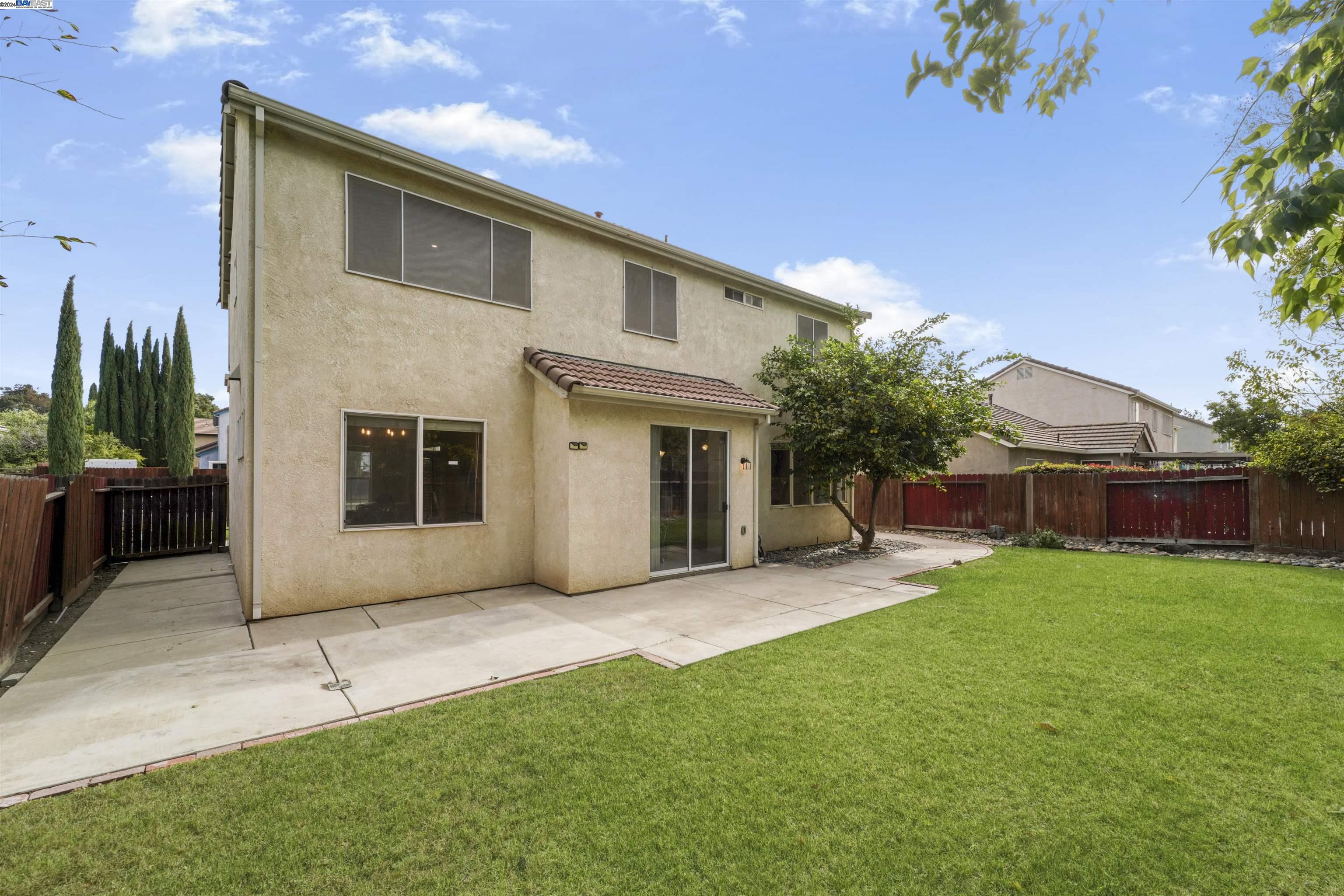 1829 Foothill Vista Dr