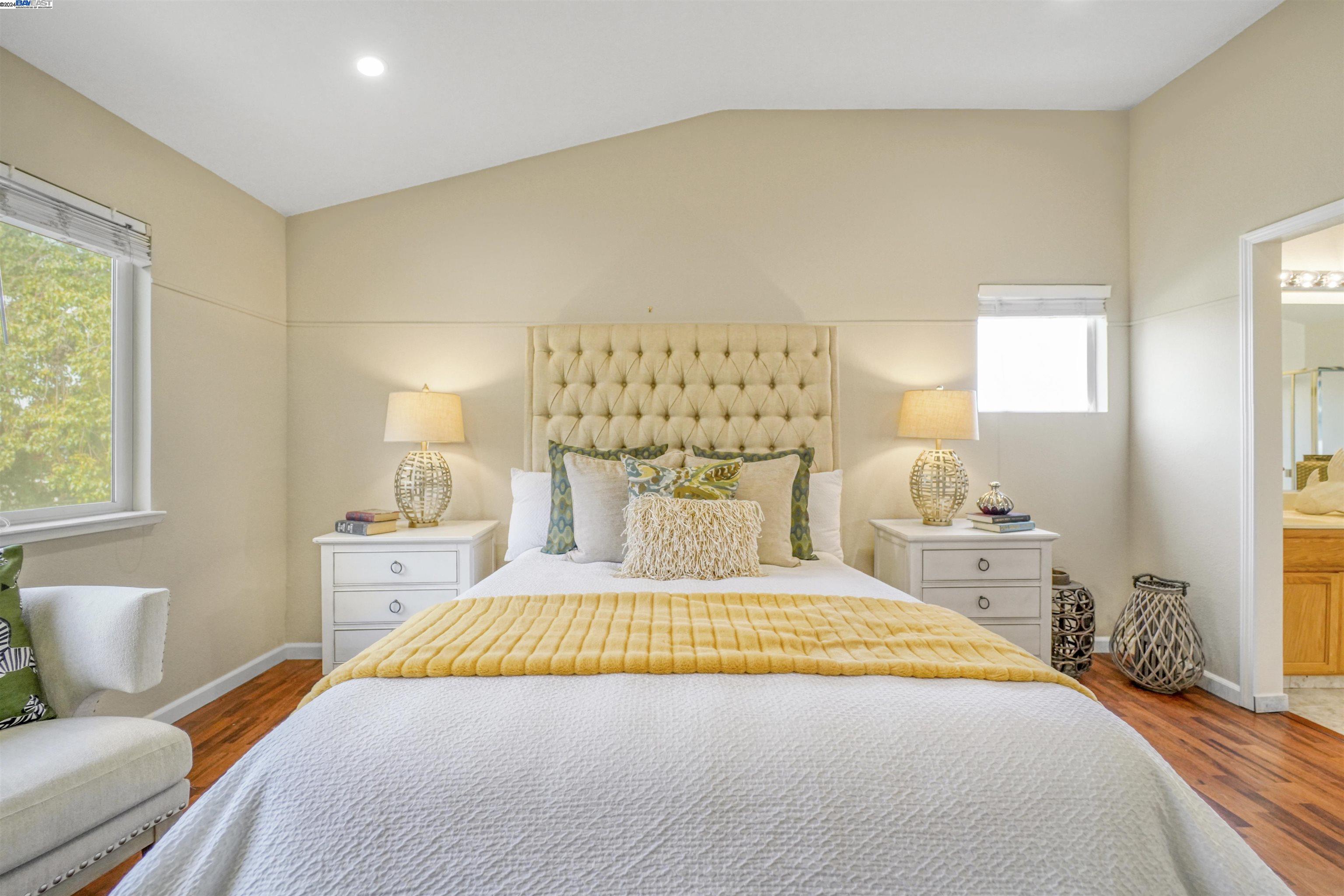 1829 Foothill Vista Dr