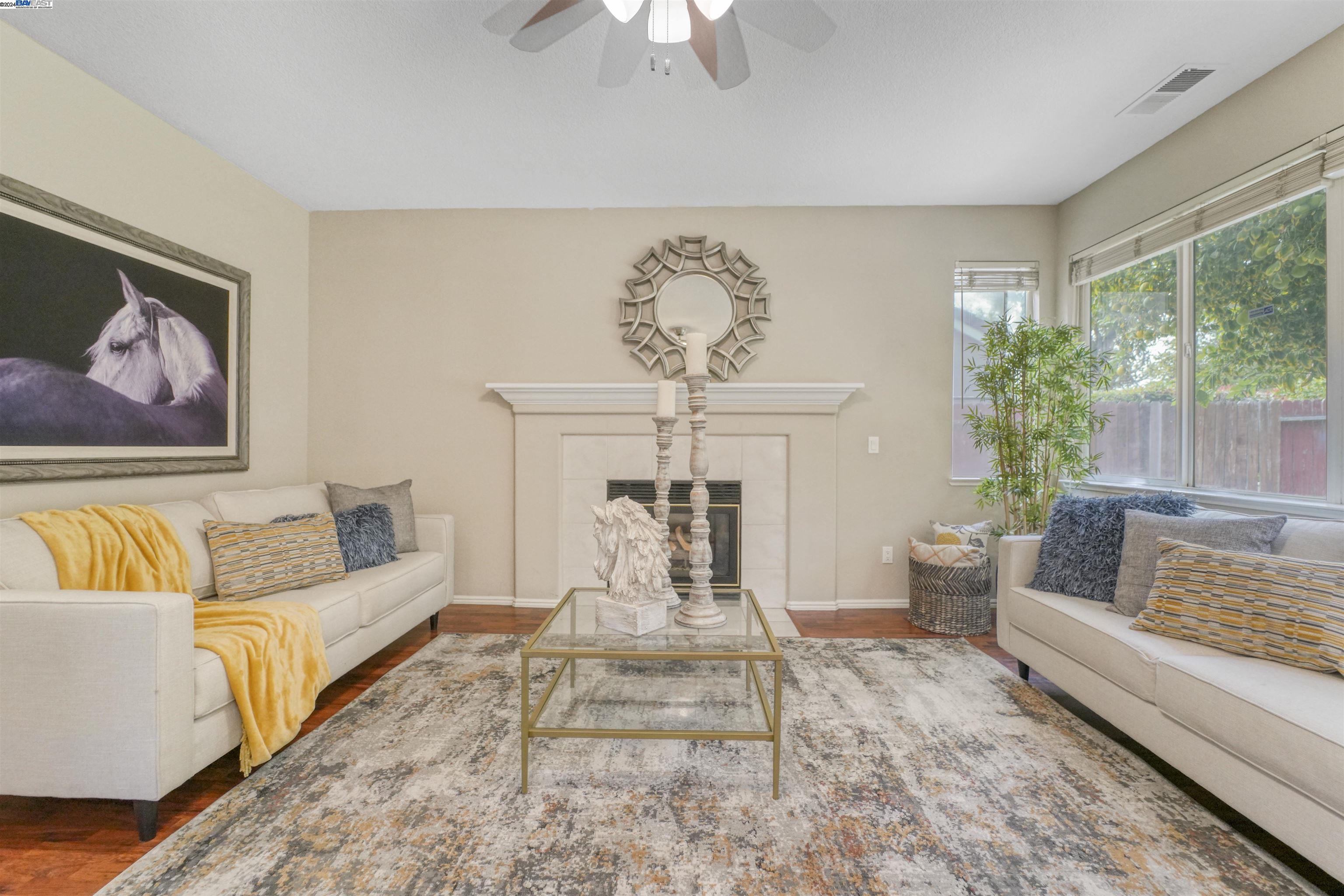 1829 Foothill Vista Dr