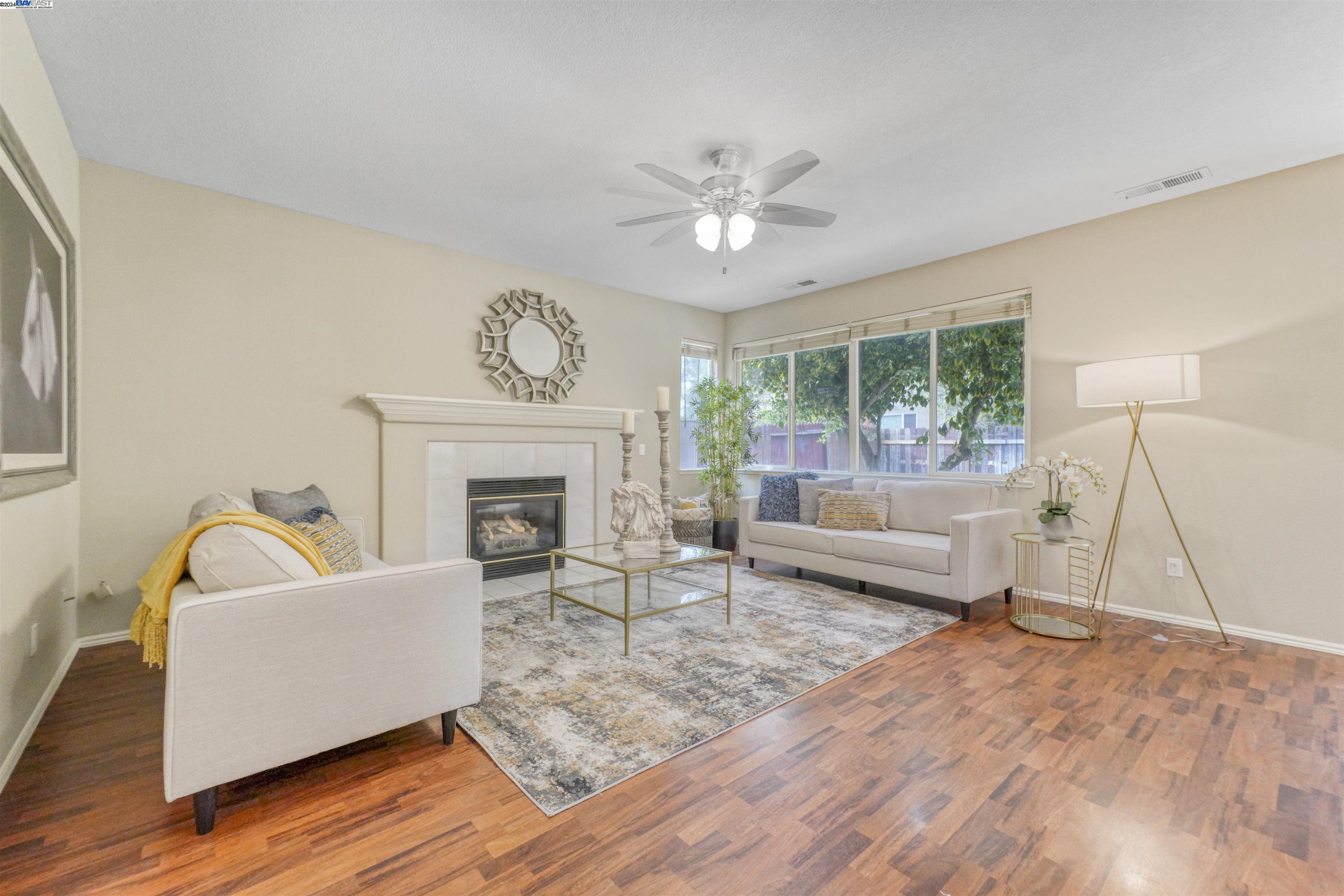 1829 Foothill Vista Dr