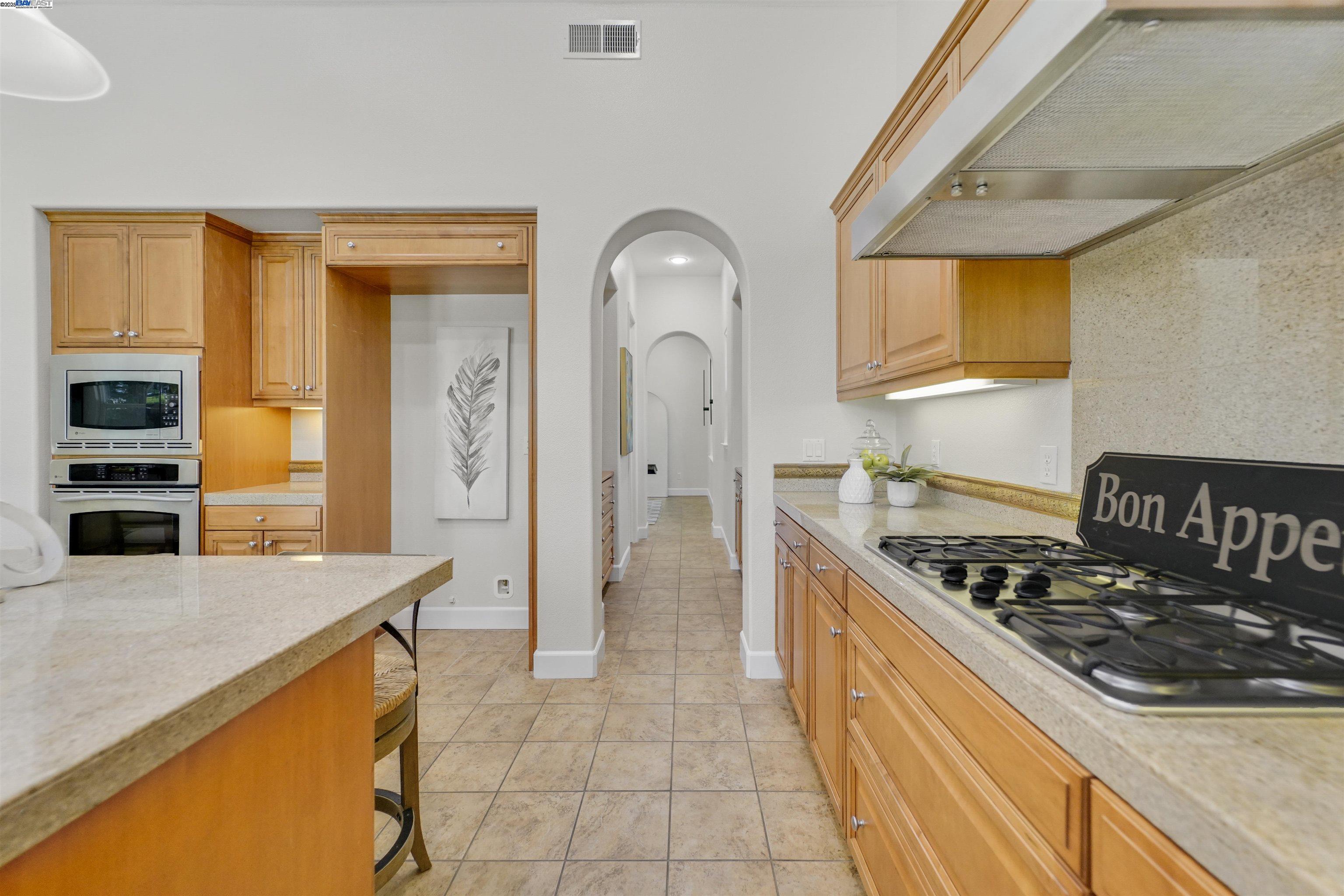 1993 Fairway Oaks Dr